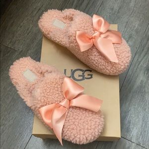 NWT Ugg Addison Slippers - women’s